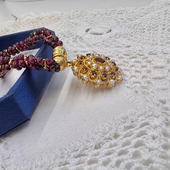 Vintage Plum Color Garnet Necklace with Garnet Tone Rhinestones &  Faux Pearls - Picture 4 of 10